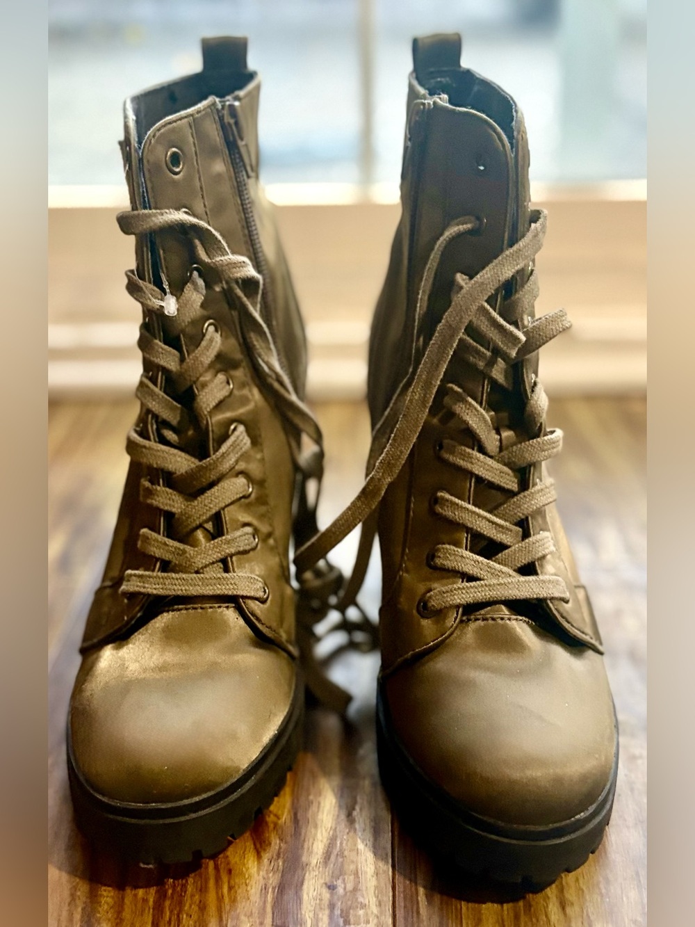 Steve Madden Laurie Women's Lace-Up Heeled Combat Boots size 10 Olive Green